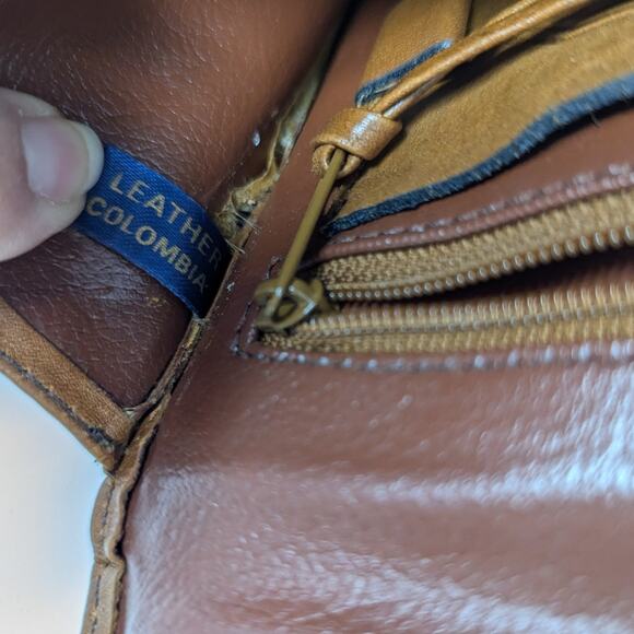 Vintage Genesis by Sabina Handbags Genuine Leather Crossbody Bag - Picture 10 of 16